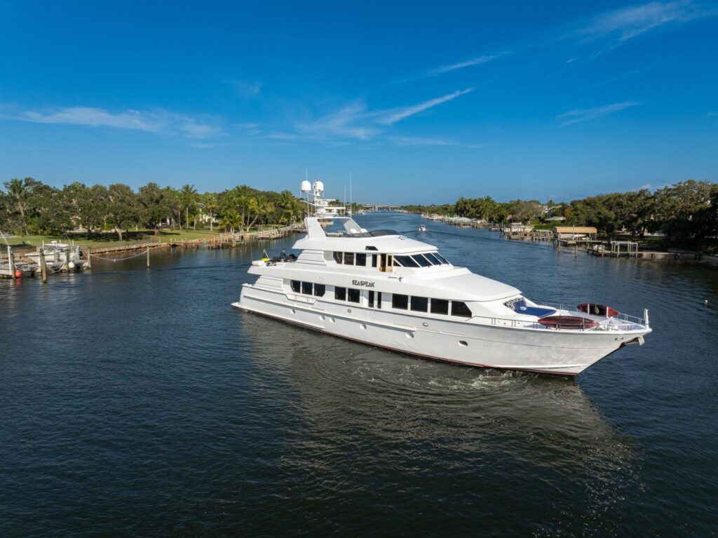 yacht